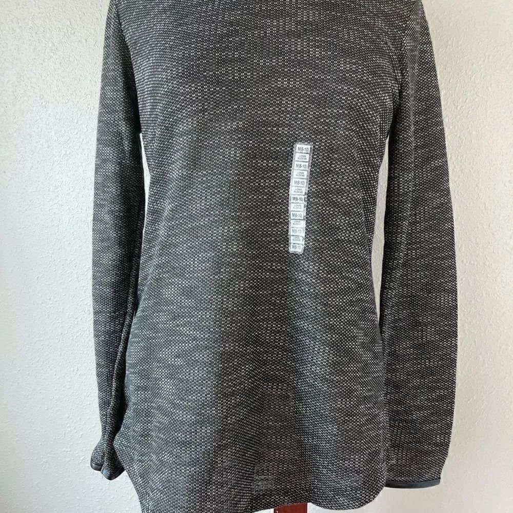 NWT Passports Women’s Top Size M